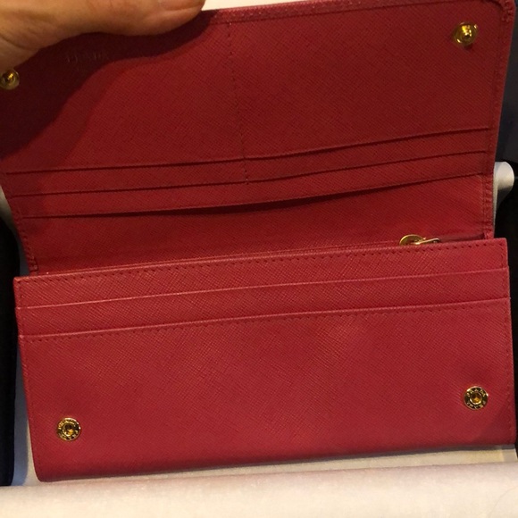 Prada wallet - Picture 2 of 5